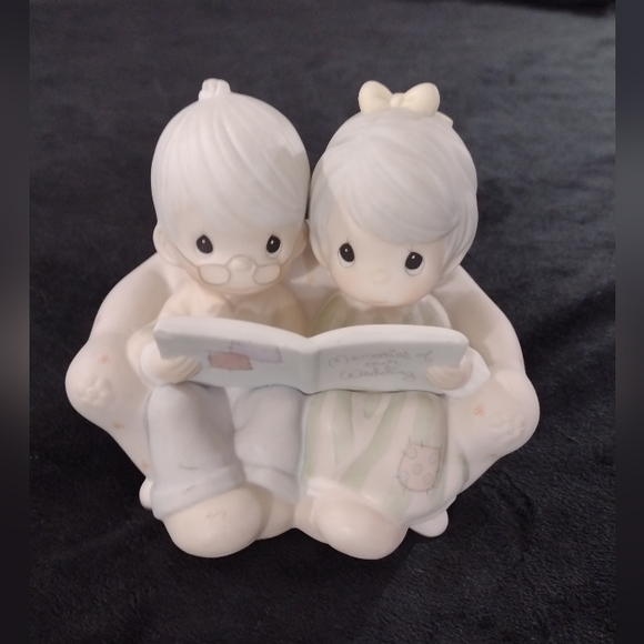 Precious Moments Other - Figurine